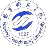 Logotipo de la Nanjing Xiaozhuang University