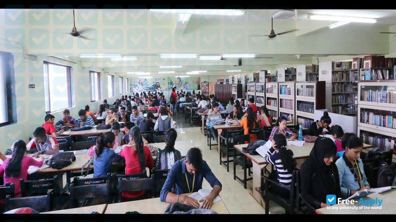 Photo de l’Satish Pradhan Dnyanasadhana College, Thane #19